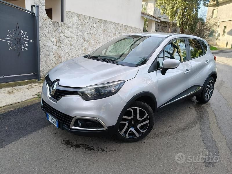 Usata Renault Captur 90 CV (66 kW) 2015 Grigio SUV