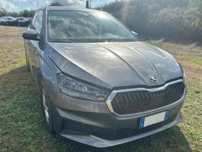 Grigio Usata 2023 Skoda Fabia Ambition Due volumi | 11.450 € (Super prezzo) - Immagine 1/4