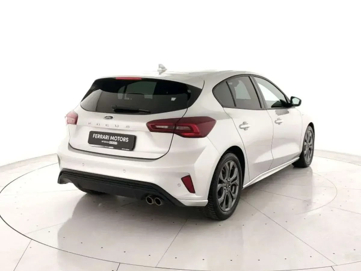 Usata Ford Focus ST-Line 125 CV (91 kW) 2025 Moondust silver metallizzato Utilitaria