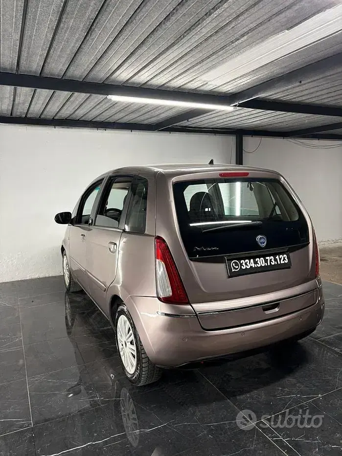 Usata Lancia Musa 77 CV (56 kW) 2011 Grigio Monovolume
