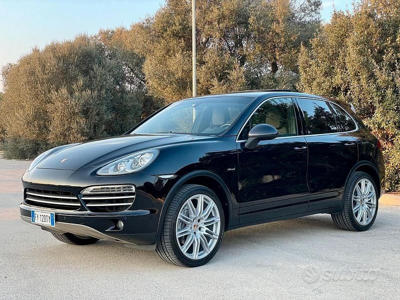 Usata Porsche Cayenne Platinum Edition 250 CV (183 kW) 2014 Nero SUV