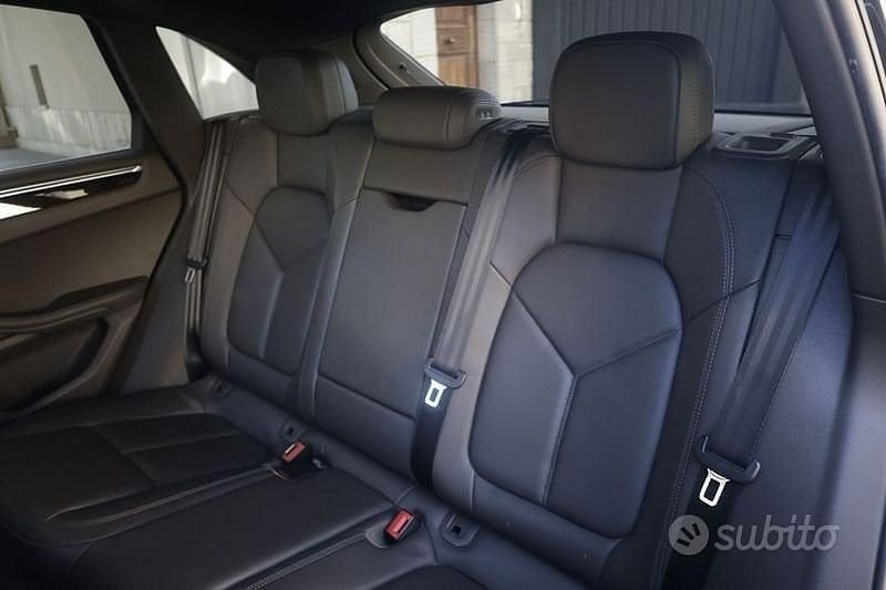 Usata Porsche Macan 250 CV (183 kW) 2016 Grigio scuro SUV