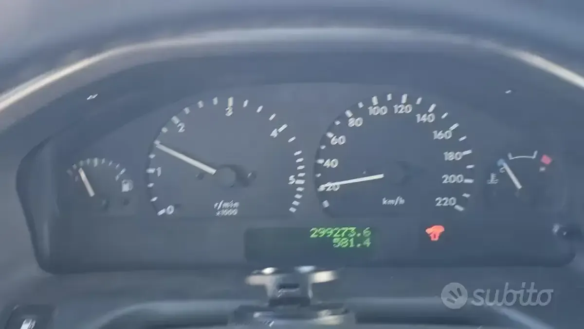 Usata Land Rover Range Rover 138 CV (101 kW) 1998 Grigio SUV