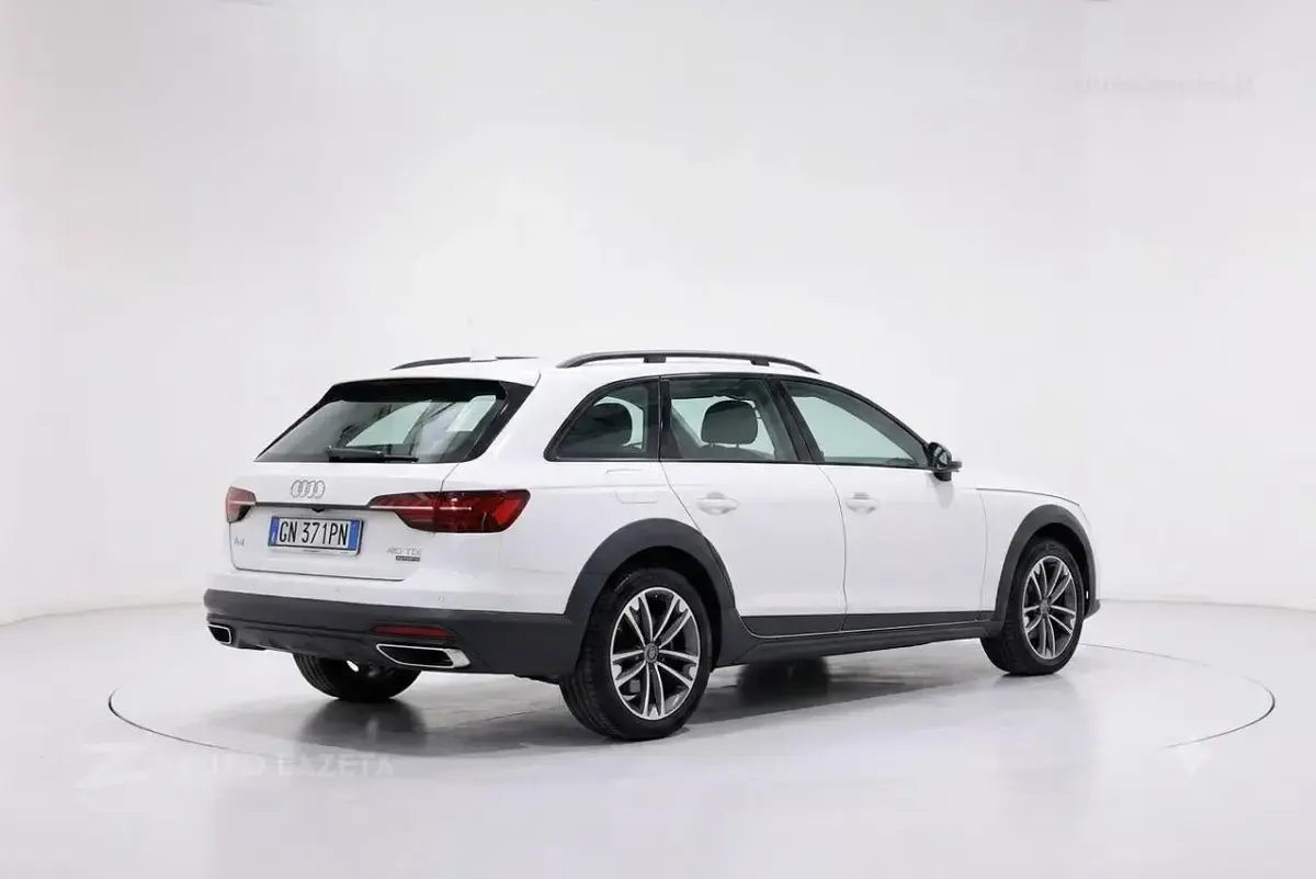 Usata Audi A4 Allroad Ambiente 204 CV (150 kW) 2023 Bianco pastello Station wagon