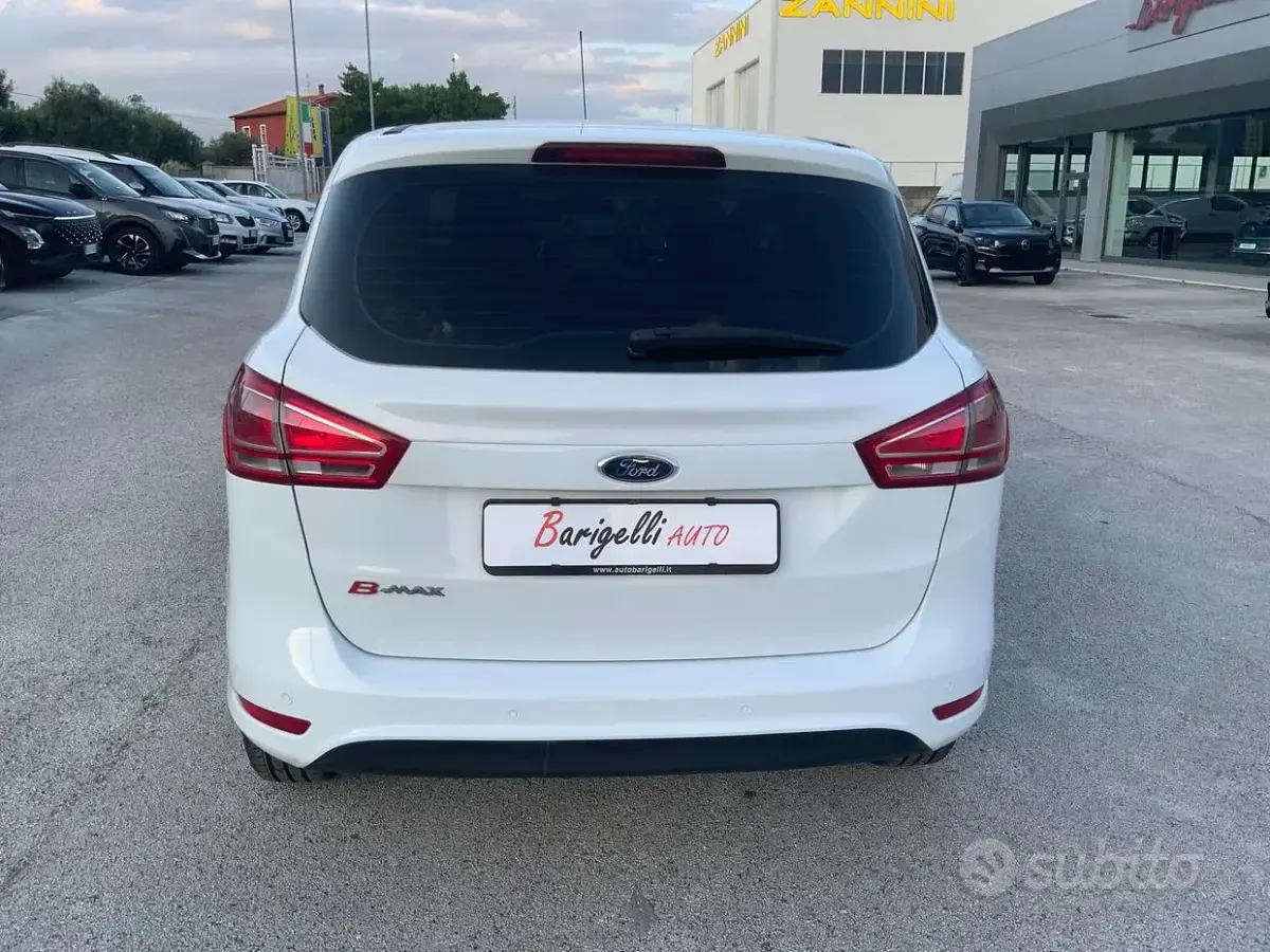 Usata Ford B-MAX Business Edition 75 CV (55 kW) 2016 Bianco Monovolume