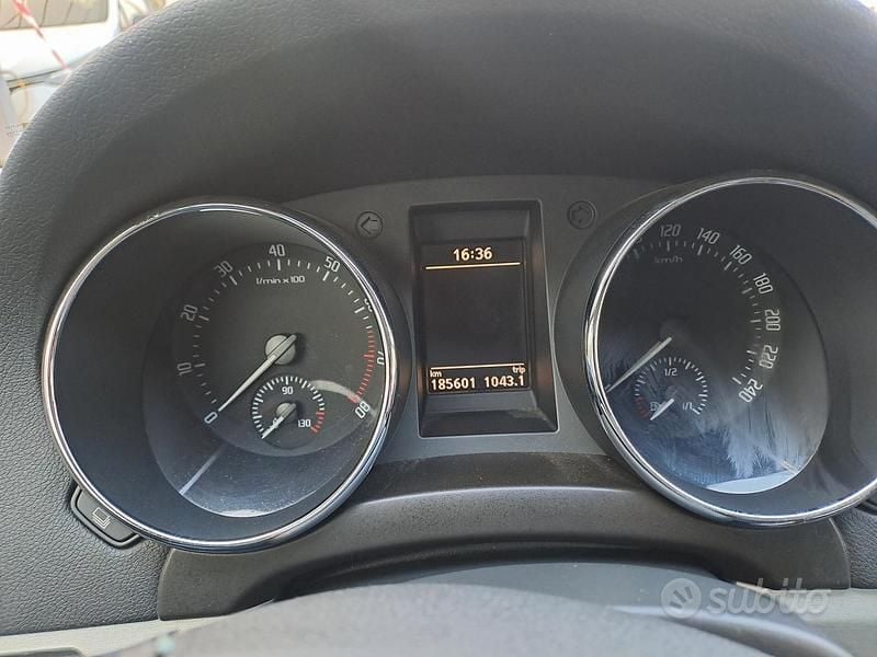 Usata Skoda Yeti Experience 104 CV (76 kW) 2010 Grigio SUV