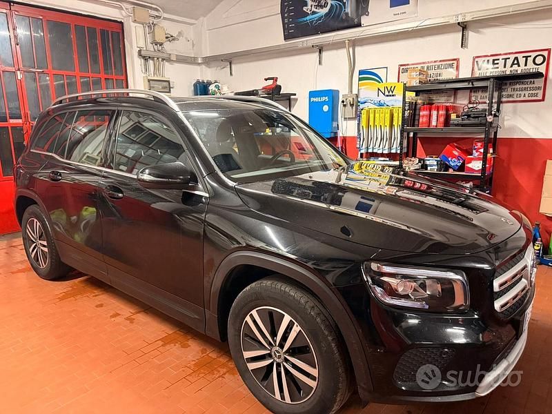 Usata Mercedes GLB200 Business 149 CV (109 kW) 2021 Nero SUV