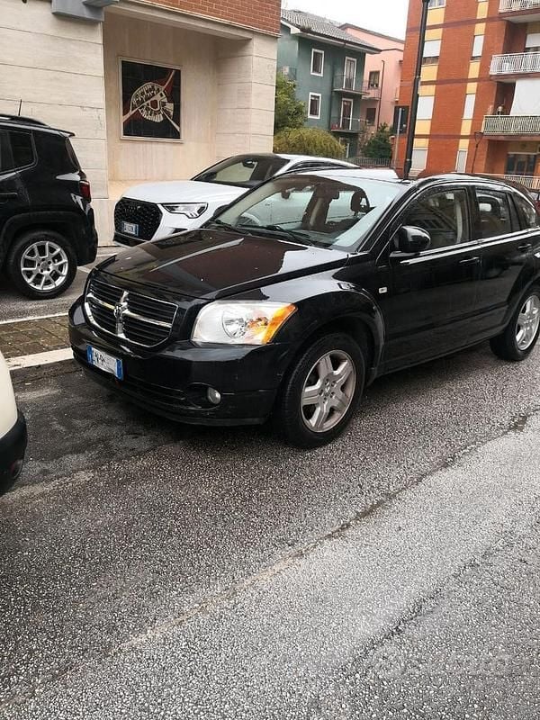 Nero Usata 2008 Dodge Caliber Due volumi | 1700 € (Buon prezzo) - Immagine 1/4