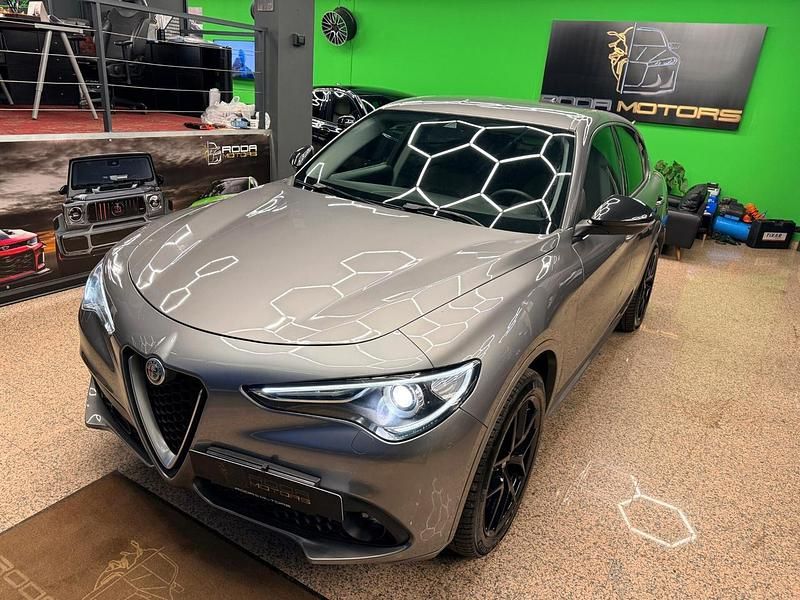 Usata Alfa Romeo Stelvio Sprint 190 CV (139 kW) 2020 Grigio SUV