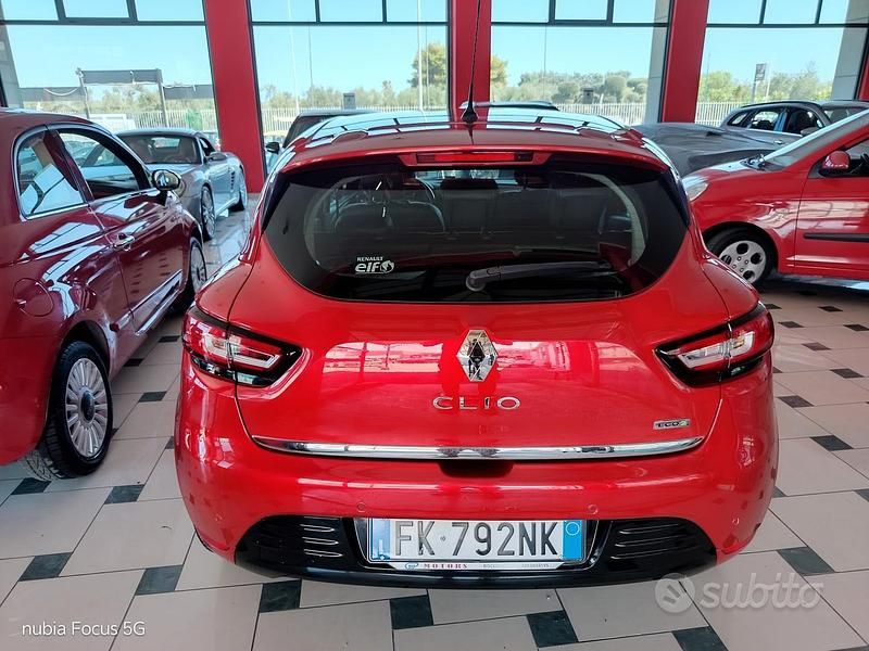 Usata Renault Clio IV 90 CV (66 kW) 2017 Arancione Berlina