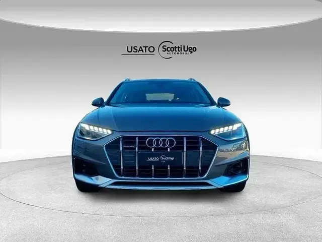 Usata Audi A4 Allroad Comfort 204 CV (150 kW) 2022 Grigio terra metallizzato Station wagon