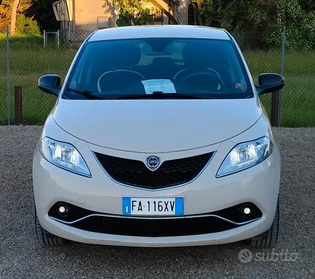 Usata Lancia Ypsilon S 95 CV (69 kW) 2015 Beige Utilitaria