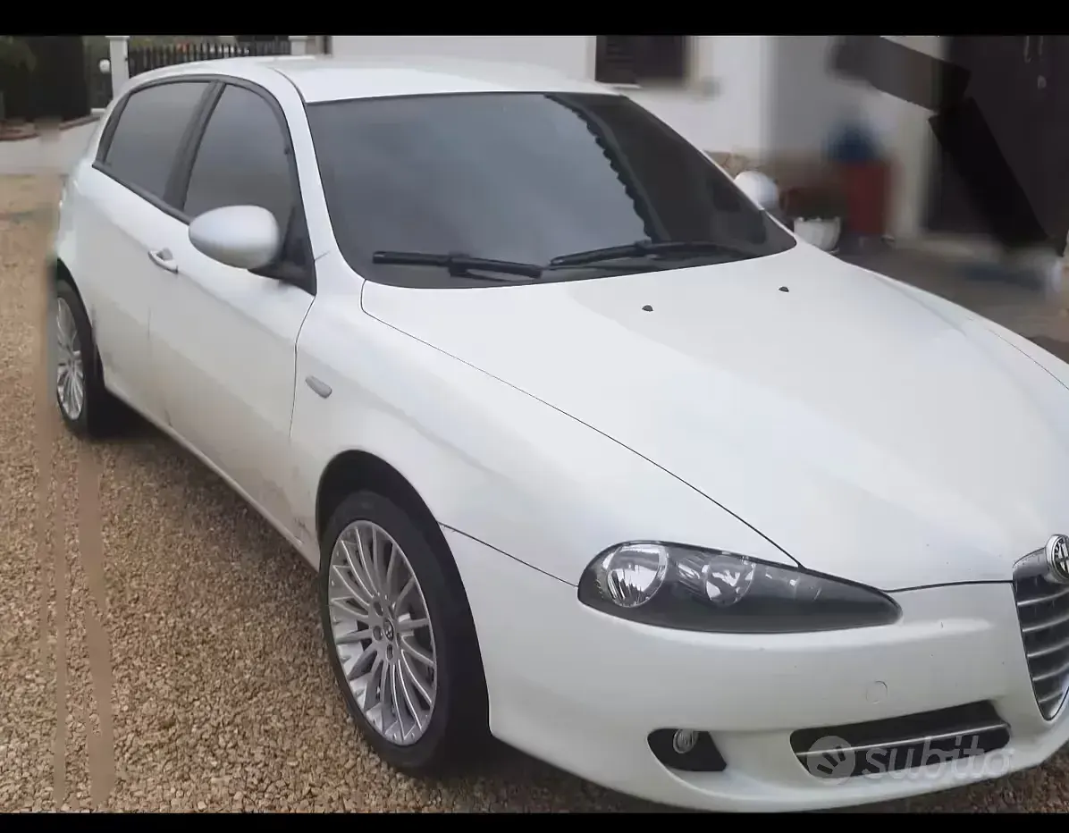 Usata Alfa Romeo 147 120 CV (88 kW) 2010 Bianco Utilitaria