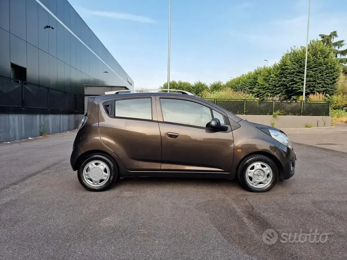 Begagnad Chevrolet Spark LT 82 HK (60 kW) 2010 Brun Halvkombi