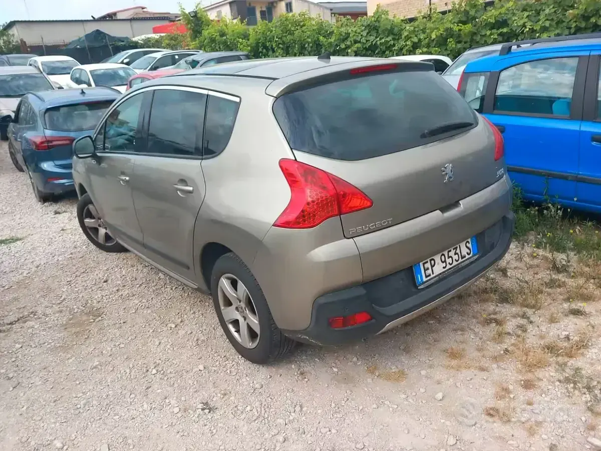 Usata Peugeot 3008 Business-Line 115 CV (84 kW) 2013 Beige Station wagon