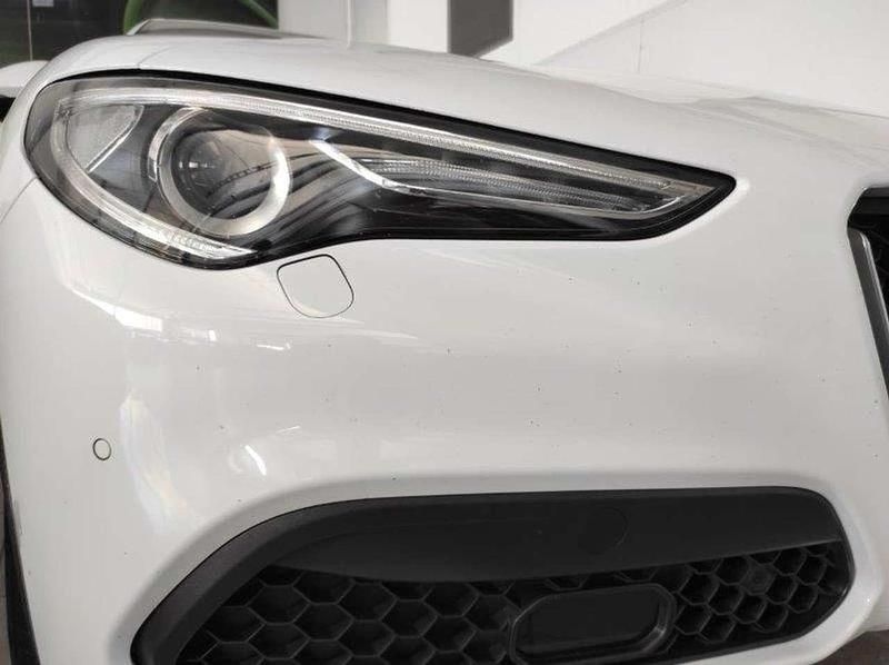 Usata Alfa Romeo Stelvio Business 160 CV (117 kW) 2021 Bianco SUV