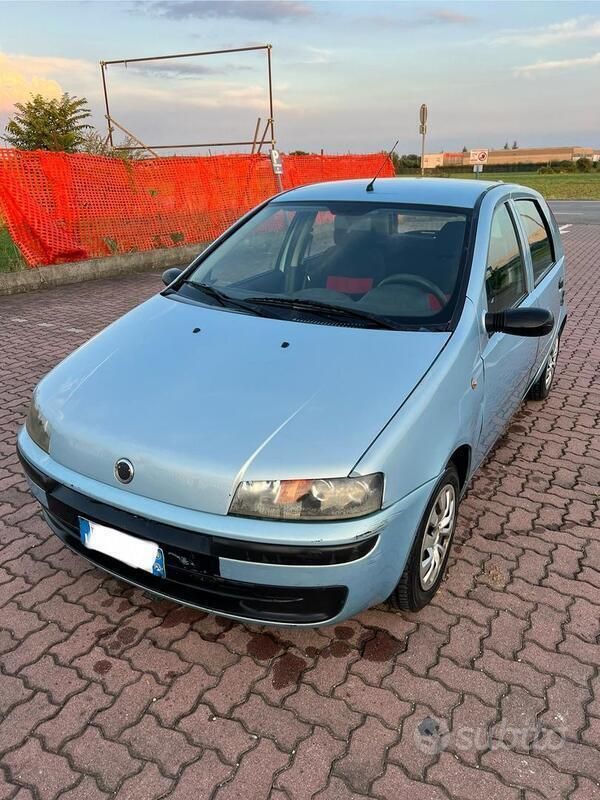 Usata Fiat Punto 80 CV (58 kW) 2001 Blu Utilitaria