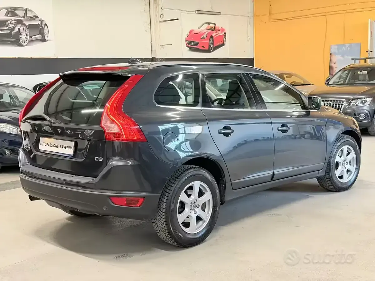 Occasion Volvo XC60 R-Design 163 ch (119 kW) 2012 Gris SUV