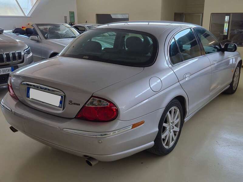 Usata Jaguar S-Type Executive 238 CV (175 kW) 2000 Grigio Berlina