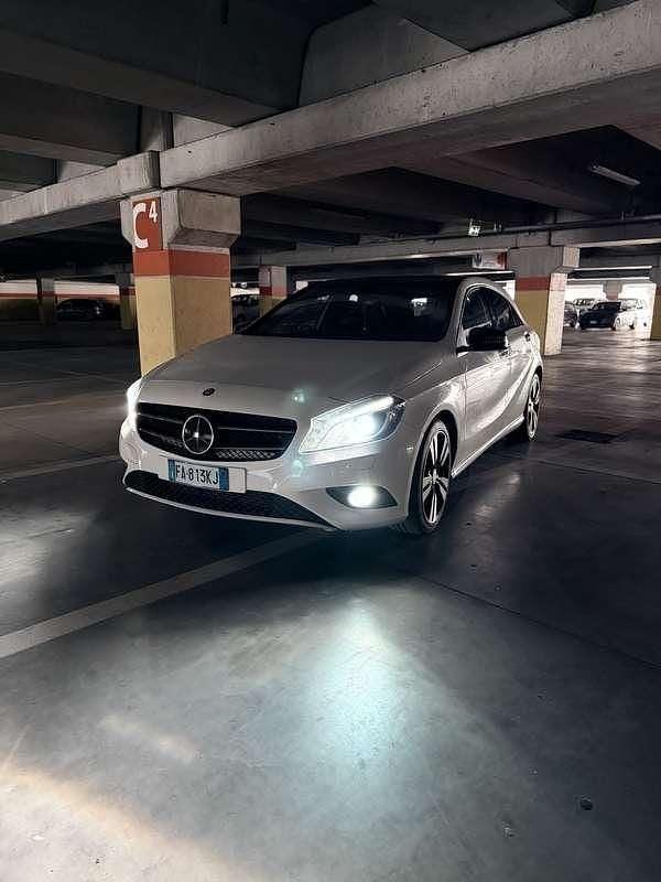 Usata Mercedes A180 109 CV (80 kW) 2015 Berlina