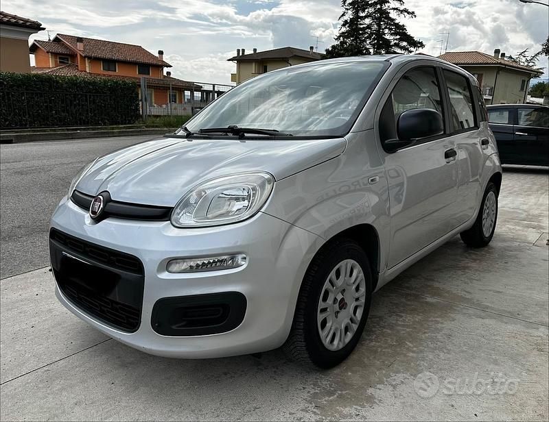 Usata Fiat Panda Lounge 69 CV (50 kW) 2016 Grigio Utilitaria