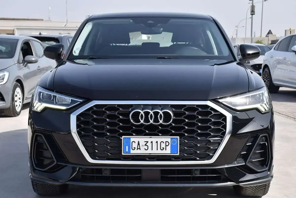 Usata Audi Q3 Business Plus 150 CV (110 kW) 2020 Nero SUV