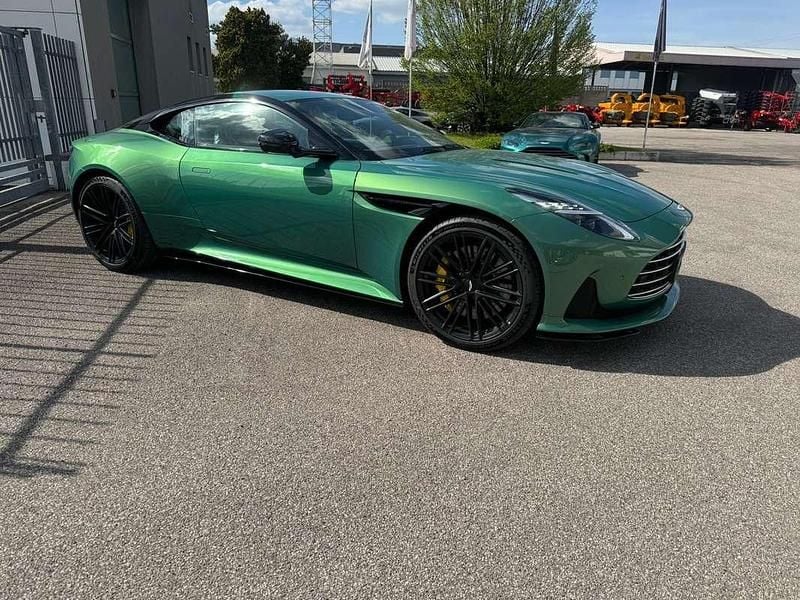 Usata Aston Martin DB12 680 CV (500 kW) 2024 Verde Coupé