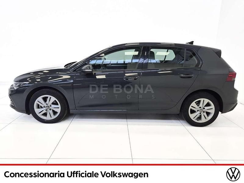 Usata VW Golf VIII Life 110 CV (80 kW) 2022 Grigio Berlina