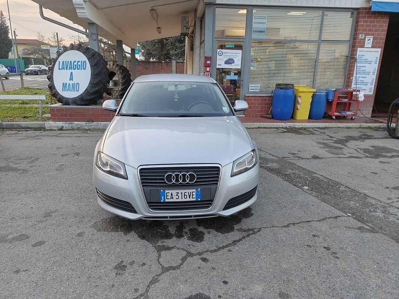 Usata Audi A3 Young 90 CV (66 kW) 2010 Argento Utilitaria