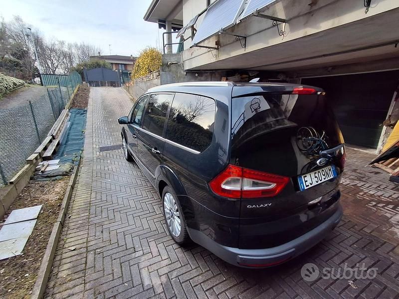 Usata Ford Galaxy Titanium 163 CV (119 kW) 2011 Nero Monovolume