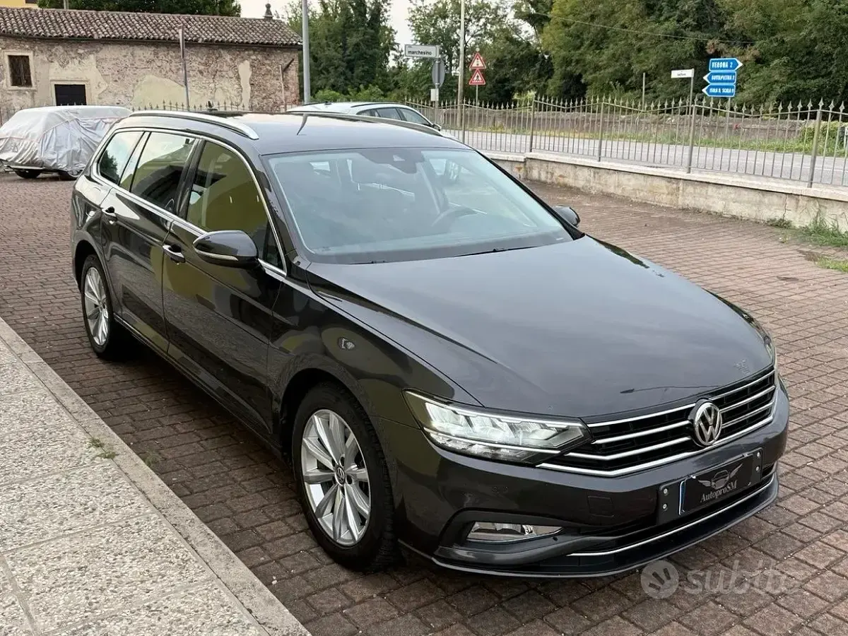 Usata VW Passat 150 CV (110 kW) 2020 Grigio Station wagon