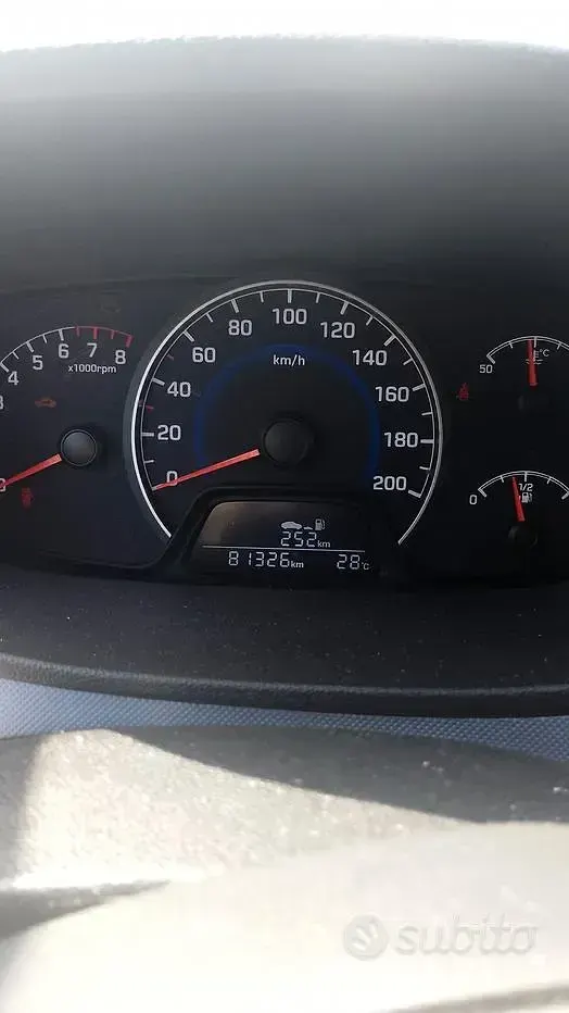 Usata Hyundai i10 66 CV (48 kW) 2014 Bianco Utilitaria