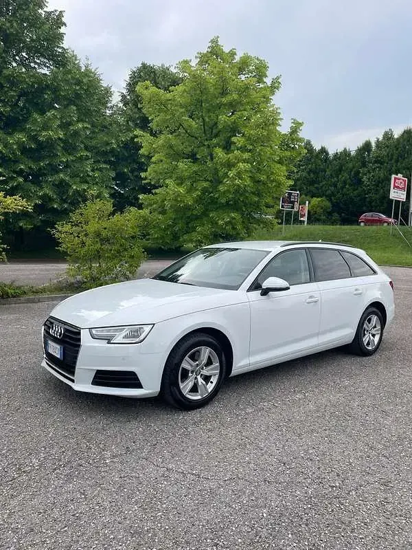 Usata Audi A4 Business Plus 150 CV (110 kW) 2018 Bianco Station wagon