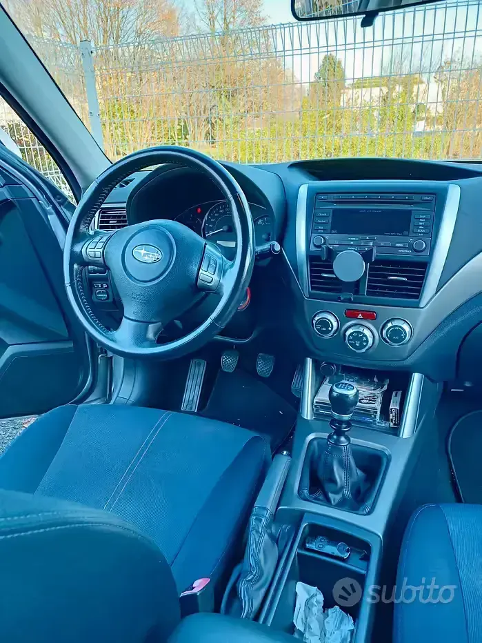 Usata Subaru Forester 147 CV (108 kW) 2010 Grigio SUV