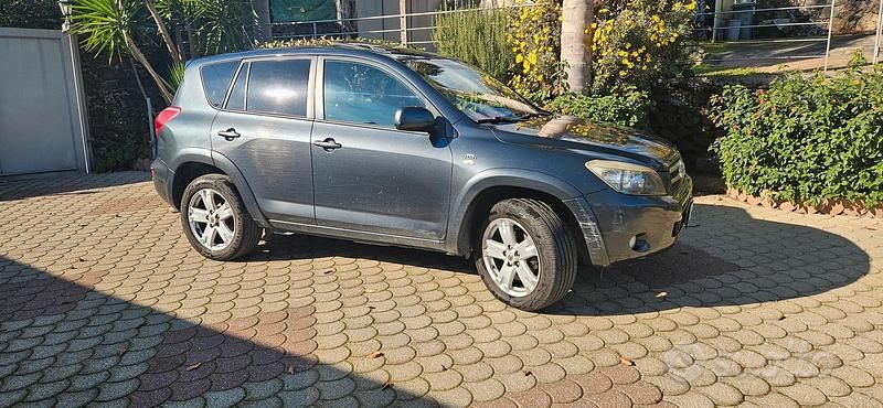 Usata Toyota RAV4 2006 Grigio SUV