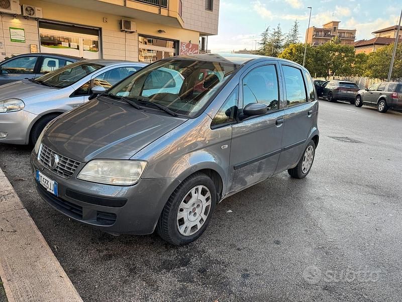 Usata Fiat Idea 70 CV (51 kW) 2009 Grigio Monovolume