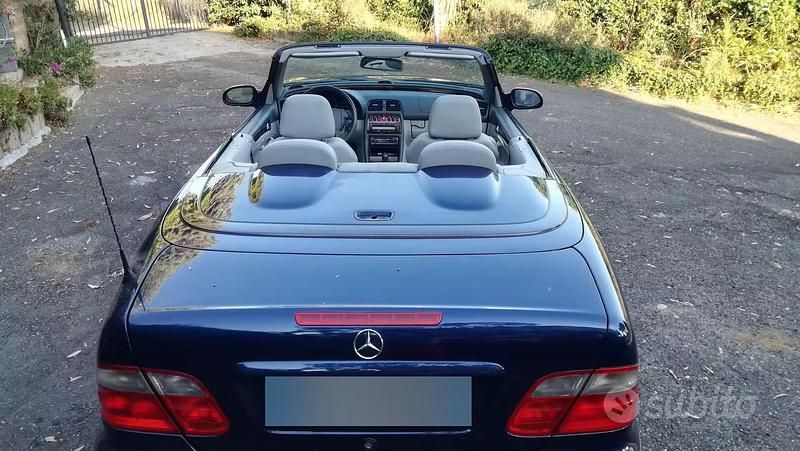 Usata Mercedes CLK200 192 CV (141 kW) 1999 Blu Cabrio