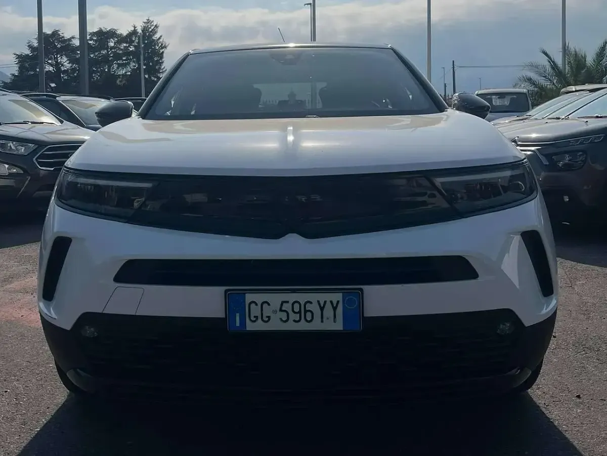 Usata Opel Mokka GS Line 101 CV (74 kW) 2022 Bianco / rosso SUV