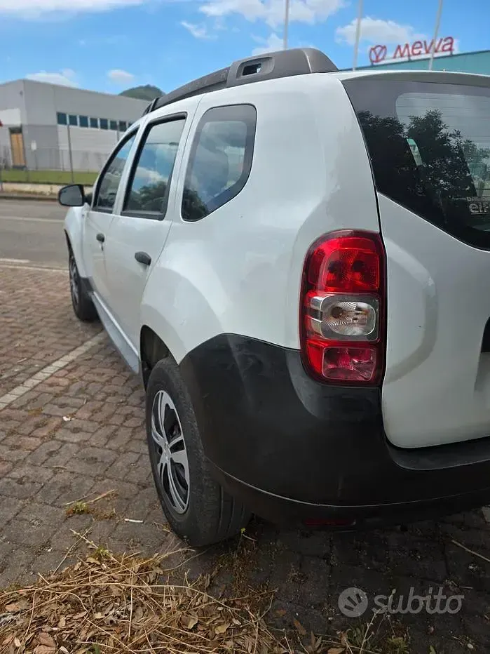 Usata Dacia Duster Lauréate 109 CV (80 kW) 2016 Bianco SUV