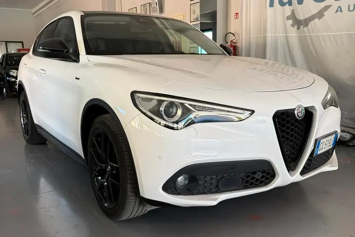 Usata Alfa Romeo Stelvio Sprint 190 CV (139 kW) 2021 Bianco SUV