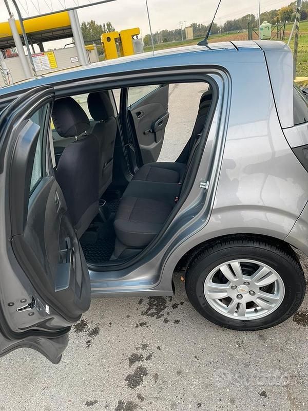 Usata Chevrolet Aveo 86 CV (63 kW) 2012 Grigio Berlina