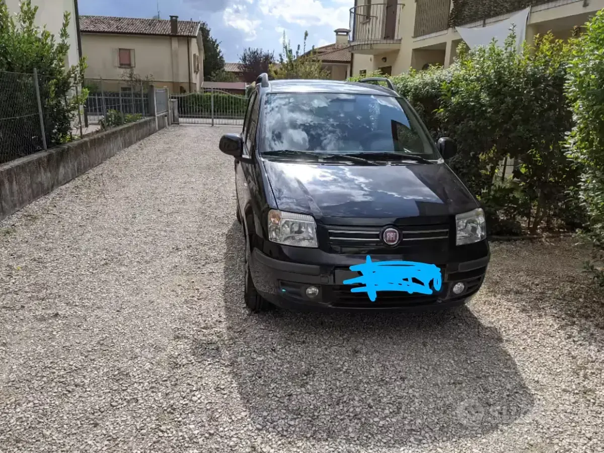 Usata Fiat Panda Dynamic 69 CV (50 kW) 2012 Nero Utilitaria