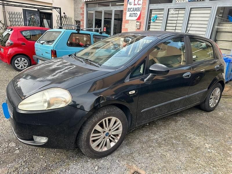 Nero Usata 2006 Fiat Grande Punto Dynamic Due volumi | 1250 € (Super prezzo) - Immagine 1/4