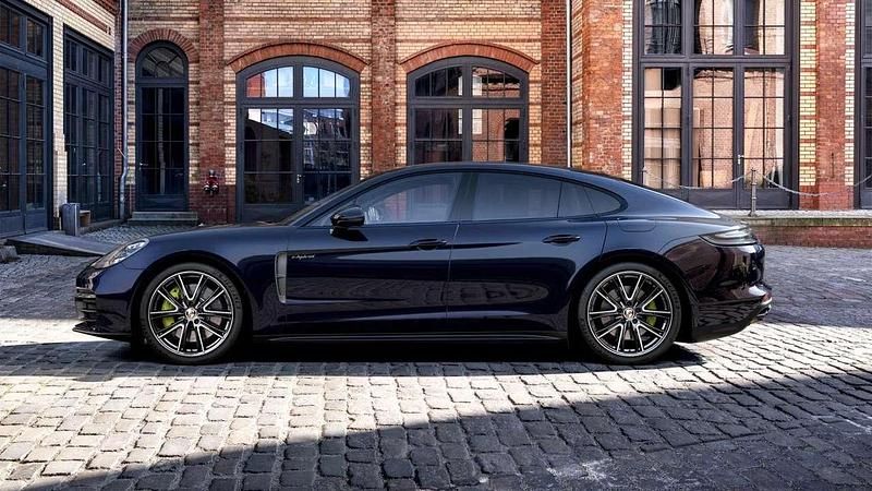 Usata Porsche Panamera Platinum Edition 462 CV (339 kW) 2022 Blu notte Berlina