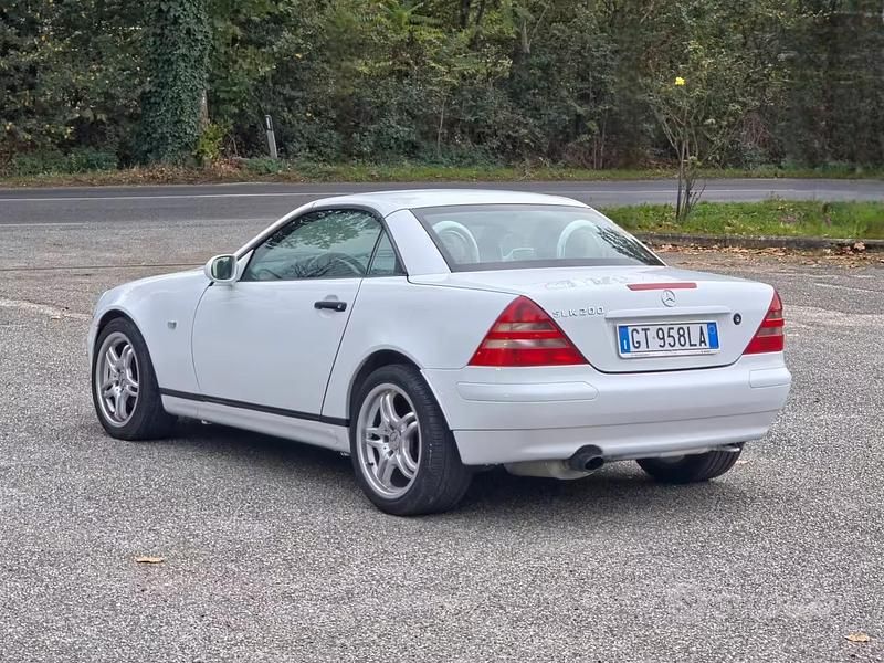 Usata Mercedes SLK200 191 CV (140 kW) 1997 Bianco Cabrio