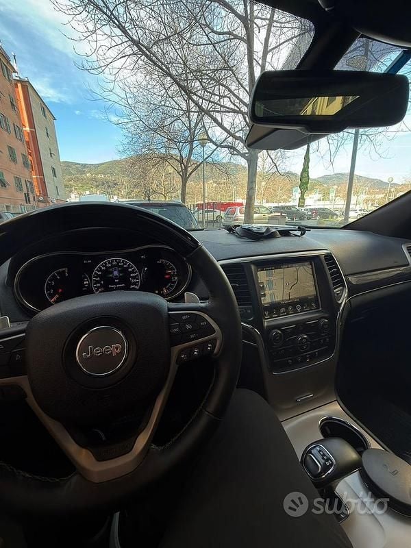 Usata Jeep Grand Cherokee Overland 241 CV (177 kW) 2015 Bianco SUV