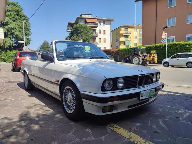 Usata BMW 318 Cabriolet 113 CV (83 kW) 1992 Bianco Cabrio