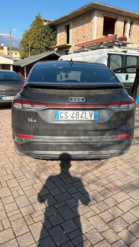 Usata Audi Q4 Sportback e-tron S-Line 150 kW (204 CV) 2023 Nero SUV