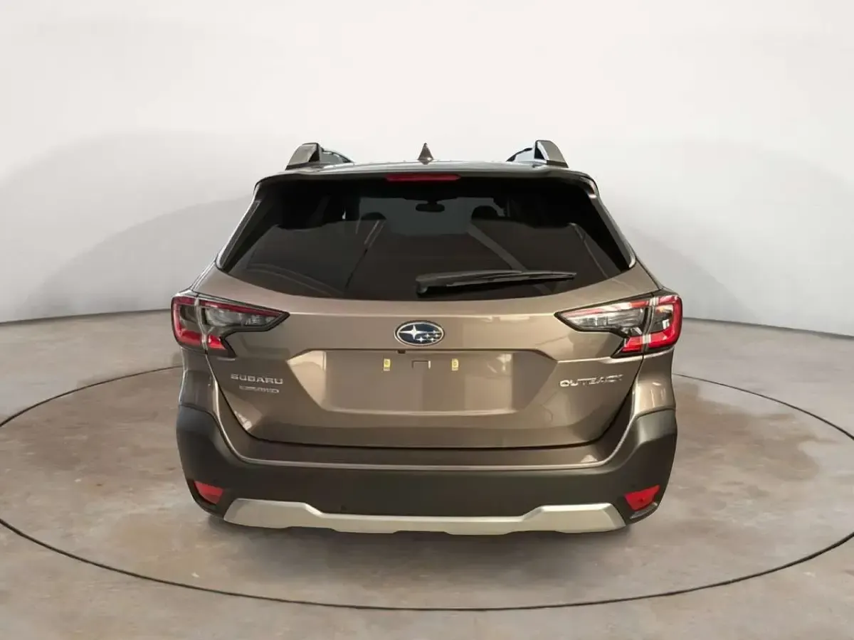 Nuova Subaru Outback Premium 169 CV (124 kW) 2026 Bronzo Furgone
