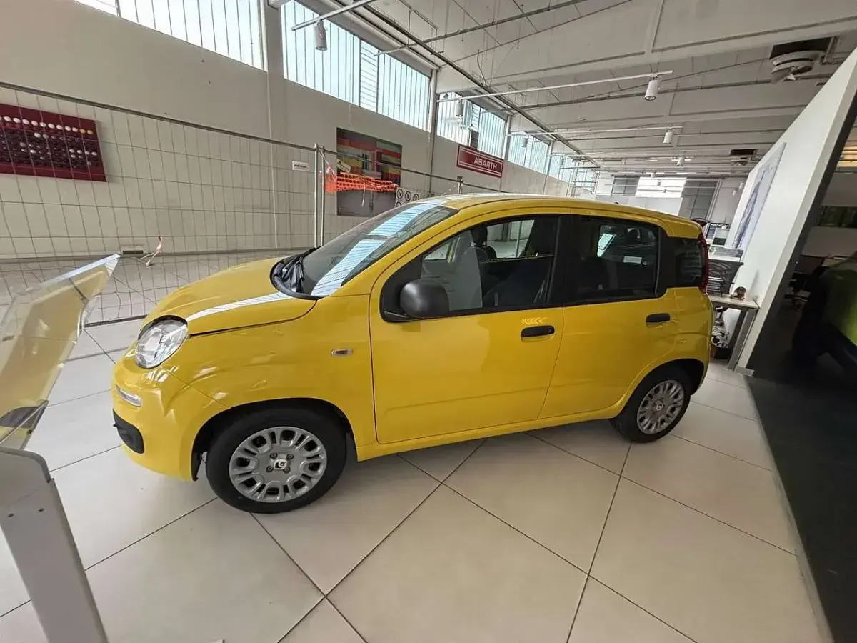 Nuova Fiat Panda Icon 69 CV (50 kW) 2026 Giallo positano Utilitaria